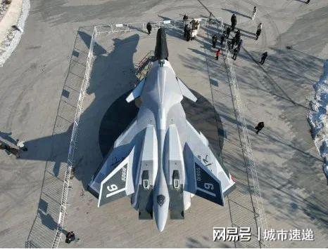 白帝空天戰(zhàn)機(jī)模型亮相長春