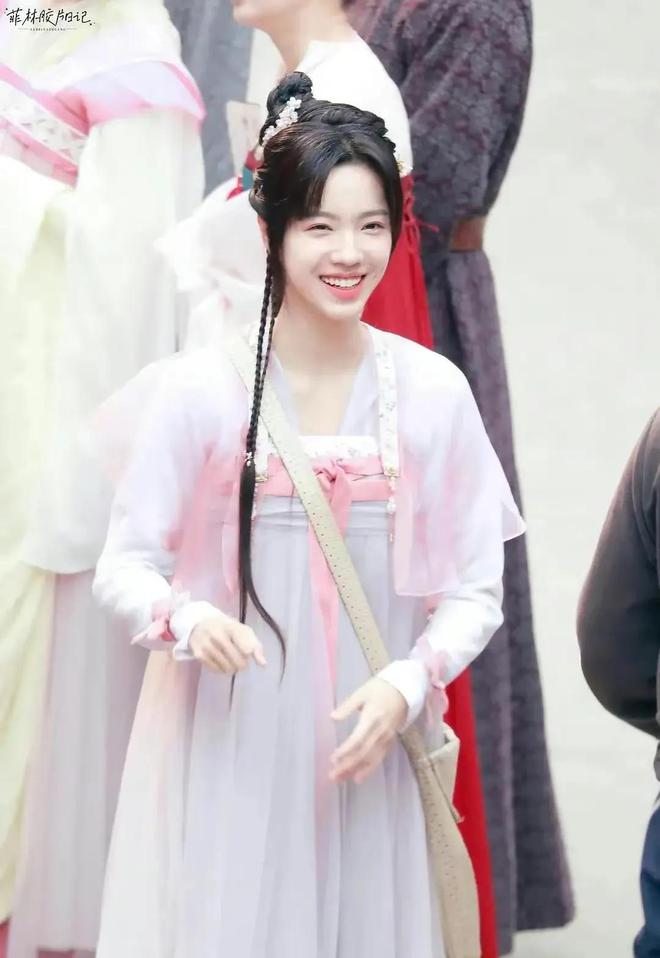 惠安新奧燃?xì)怆娫捥?hào)碼,同樣是演黃蓉 莊達(dá)菲靠什么取勝