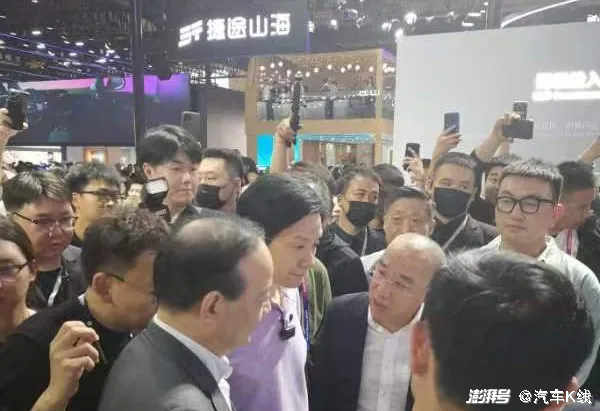 澳新工具,雷軍到訪寧德時(shí)代 曾毓群接待