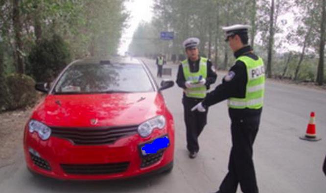 香港醉八仙com510066掛牌網(wǎng)站,被李明德砸車車主：車損9萬(wàn)已立案