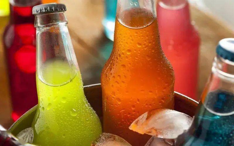 澳門資料免費(fèi)6749香港,喝碳酸飲料會(huì)導(dǎo)致脫發(fā)？假