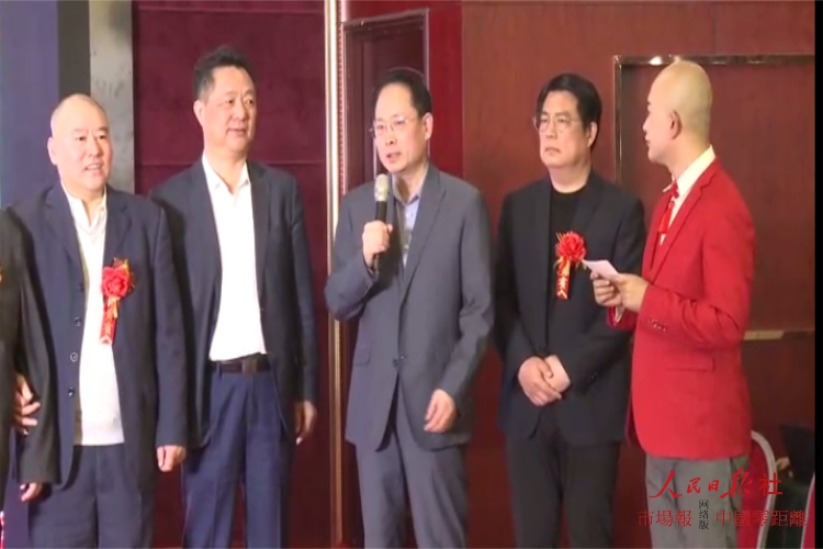 2025新澳原料免費(fèi)大全,徐根寶感謝申花董事長(zhǎng)谷際慶