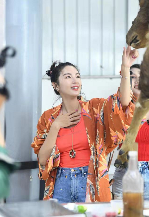 2025澳門(mén)管家婆資料正版大全開(kāi)獎(jiǎng),黃圣依唱姐就是女王創(chuàng)造力策略實(shí)施推廣_元版76.93.69