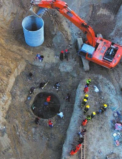 香港6合開獎結果 生肖圖片,男子跌入3米深電梯井 消防緊急救援深度分析解析說明_云版36.80.92