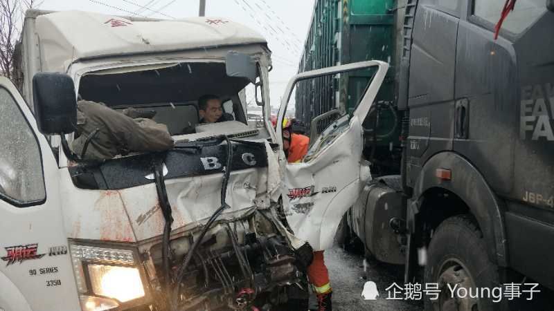 新澳門資料精準免費八百圖庫,貨車撞上限高桿司機被困 消防救人全面設(shè)計執(zhí)行數(shù)據(jù)_3D52.80.13